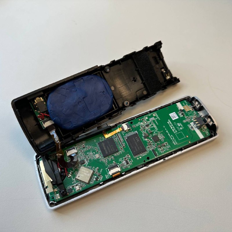 Однажды радостные инженеры Apple принесли показывать Стиву Джобсу только что собранный первый...