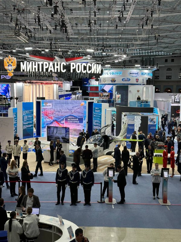 Сегодня на XIX Международной выставке «Транспорт России» в Гостином дворе в соревновании веду...