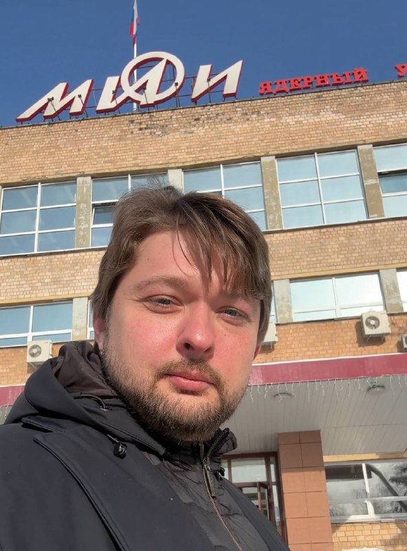 А чего сразу «в гостях»? У меня даже пропуск есть 😎