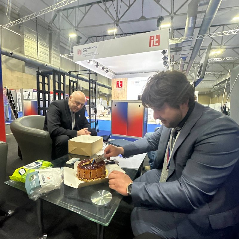 Всем, кто считает старые добрые визитные карточки бесполезным анахронизмом доцифровой эпохи, ...